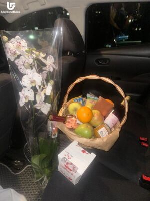 Сир і Фрукти Кошик фото доставки  6 Сир і Фрукти Кошик фото доставки Україна 6