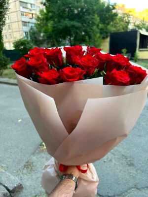 25 Красных Роз фото доставки  3 25 Красных Роз фото доставки Украина 3