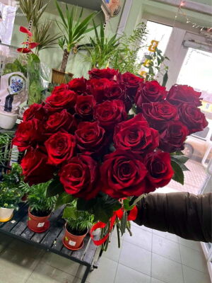 25 Красных Роз фото доставки  7 25 Красных Роз фото доставки Украина 7