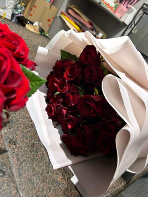 25 Красных Роз фото доставки  8 25 Красных Роз фото доставки Украина 8