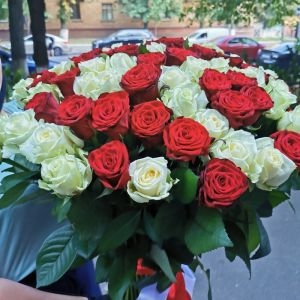 где купить 101 Красная и Белая Роза как купить 101 Красная и Белая Роза