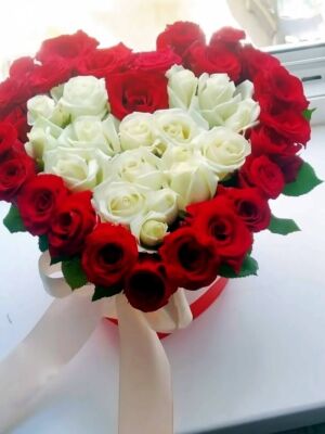 Roses in Heart Box Photo Delivery 4 Roses in Heart Box Photo Delivery Ukraine 4