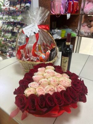 Roses in Heart Box Photo Delivery 5 Roses in Heart Box Photo Delivery Ukraine 5