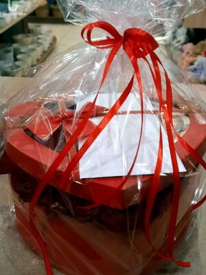 Шоколад и Розы Коробка фото доставки  2 Шоколад и Розы Коробка фото доставки Украина 2