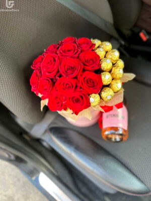 Шоколад и Розы Коробка фото доставки  7 Шоколад и Розы Коробка фото доставки Украина 7