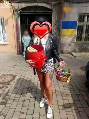 Extra Roses Box Photo Delivery 8 Extra Roses Box Photo Delivery Ukraine 8