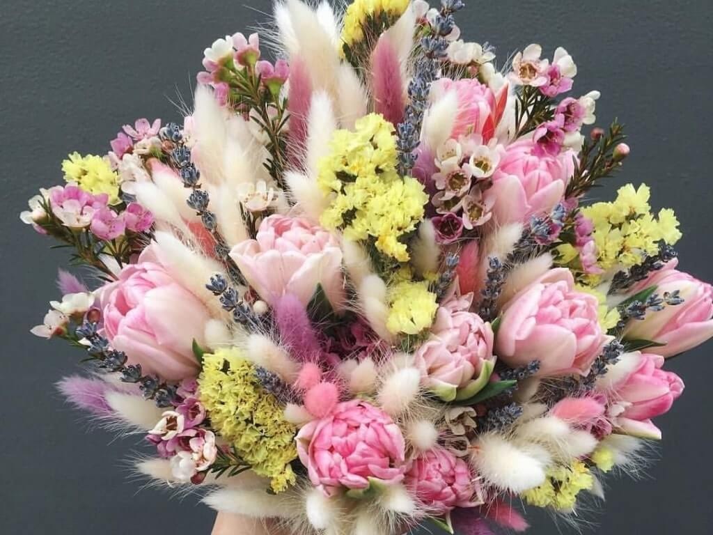 Bouquet trends for March 8 2023 8