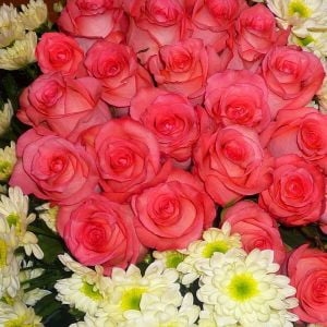 send bouquets with roses Ukraine 1
