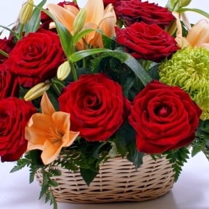 send bouquets with roses Ukraine 2