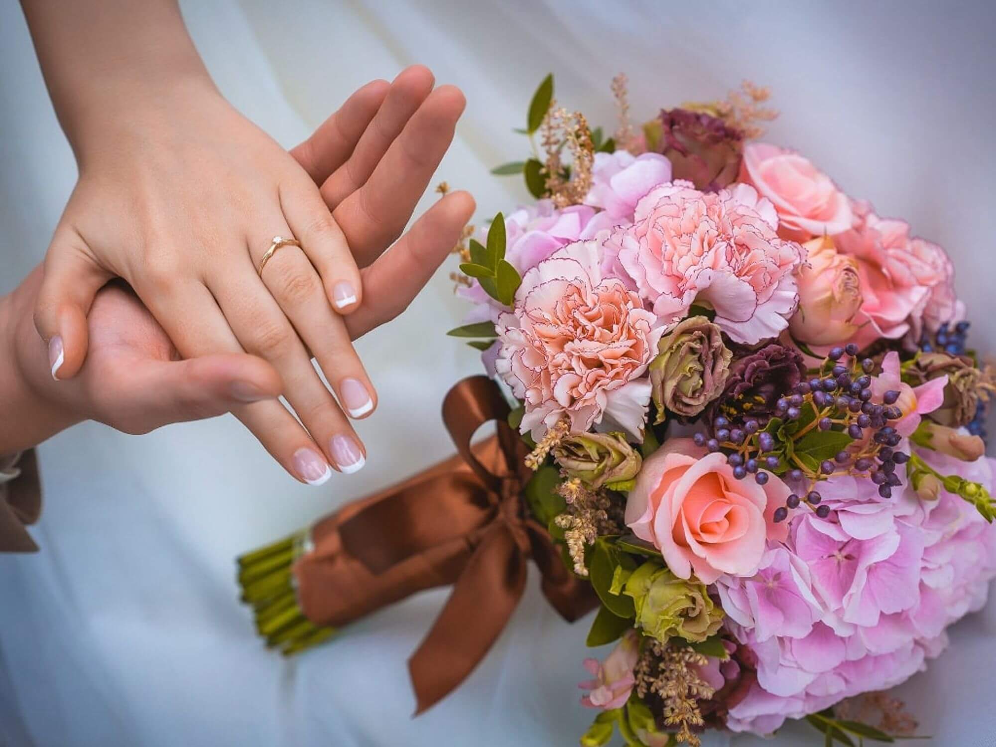 Самые популярные свадебные прически 2023-2024: фото с примерами