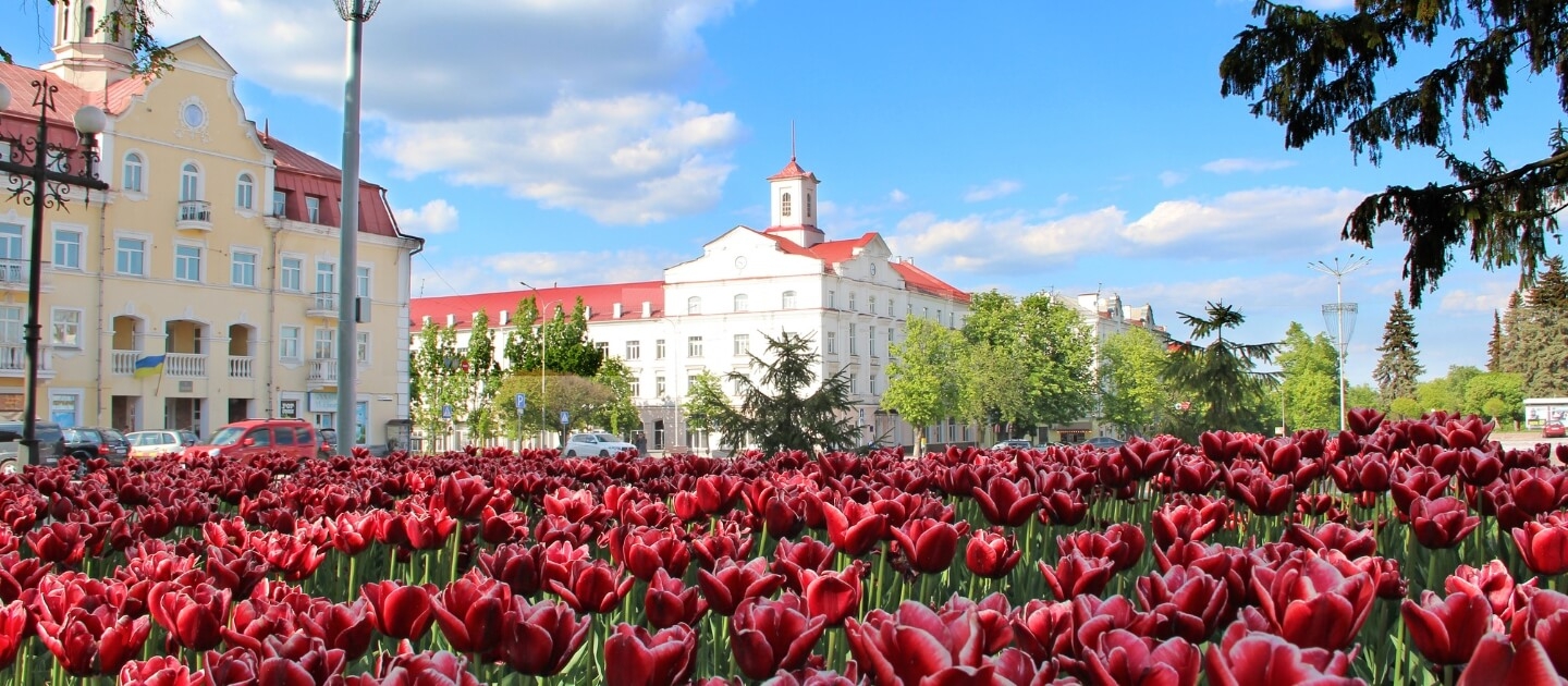 Доставка квітів та подарунків в Чернігові 1 Україна