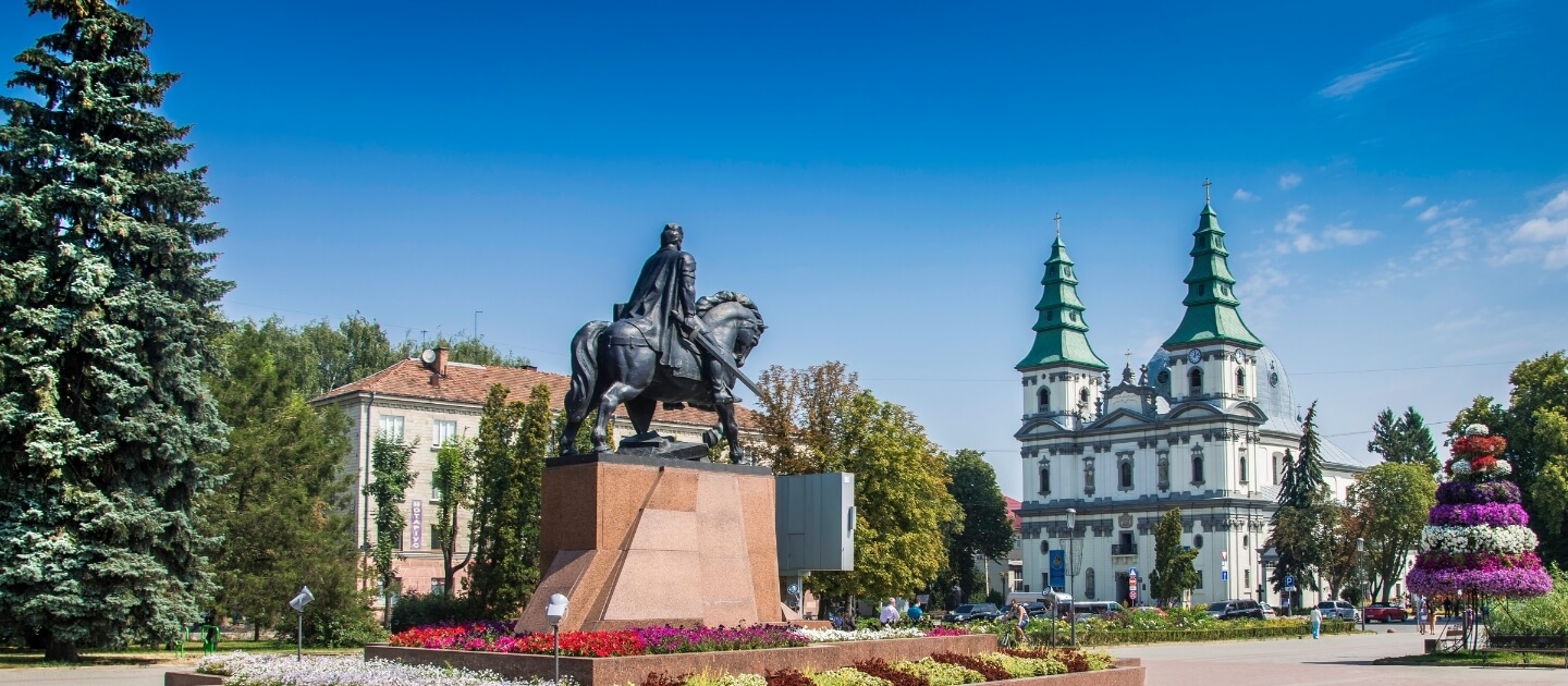 Flowers and Gifts Delivery in Ternopil Ukraine 1