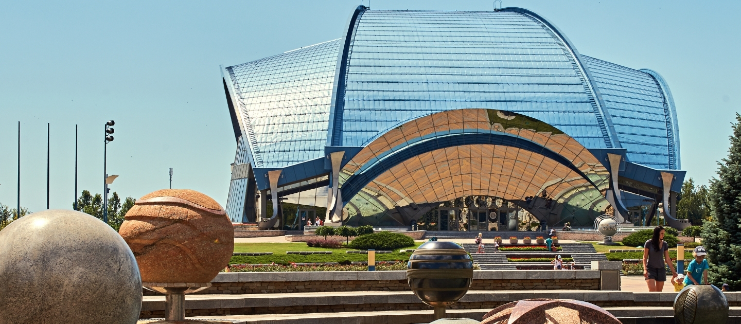 Доставка цветов и подарков в Южный Украина