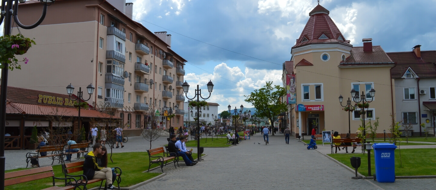 Доставка цветов и подарков в Хуст 1 Украина