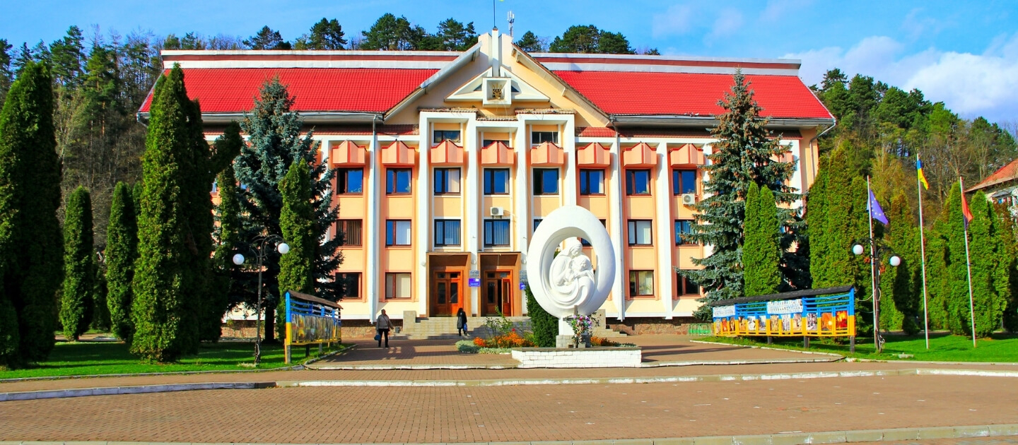 Доставка цветов и подарков в Косов Украина