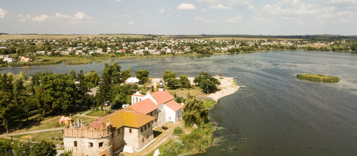 Доставка цветов и подарков в Староконстантинов