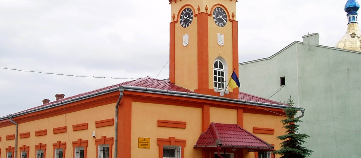 Доставка цветов и подарков в Болехов Украина