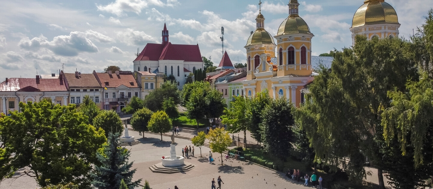 Доставка цветов и подарков в Бережаны 1 Украина