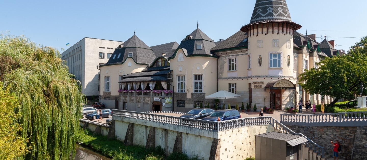 Доставка цветов в Берегово 1 Украина