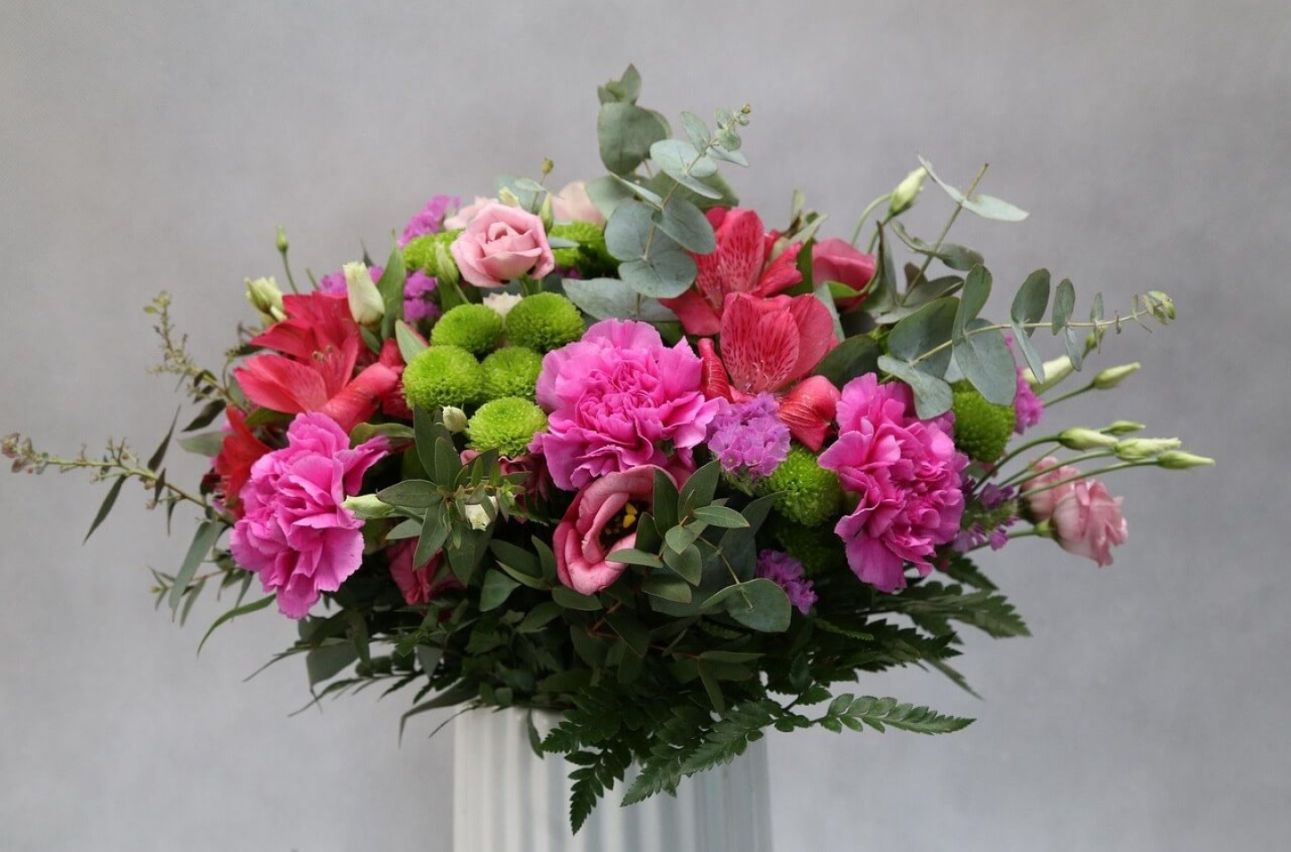 Flower and Gift Delivery in Ukraine: Problems Solved by UkraineFlora