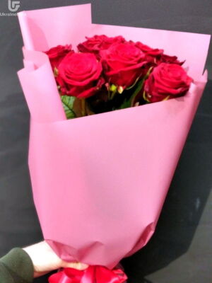 7 Red Roses Delivery Photo Ukraine