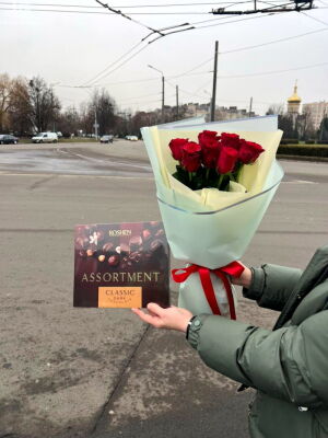 9 Червоних Троянд фото доставки Україна 15