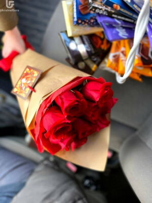 9 Червоних Троянд фото доставки Україна 8