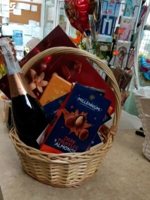 Шоколад и Сюрприз корзина фото доставки Украина 16