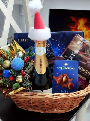 Шоколад и Сюрприз корзина фото доставки Украина 8