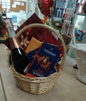 Шоколад и Сюрприз корзина фото 3