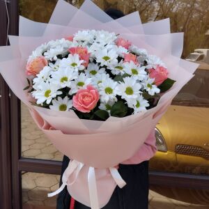 Розы в Хризантемах 1