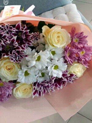 Red and White Mix Photo Delivery Ukraine 1