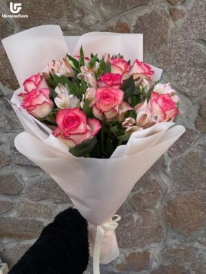 Red and White Mix Photo Delivery Ukraine 10