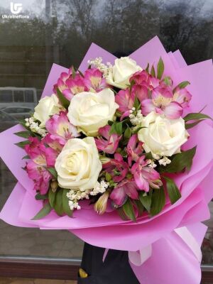 Red and White Mix Photo Delivery Ukraine 9