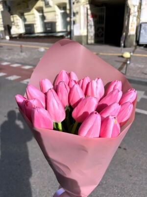 25 Pink Tulips Photo Delivery Ukraine 3