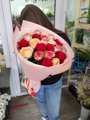 Prestige 21 Mixed Roses photo