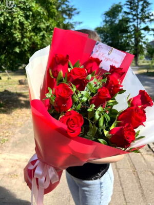 Red Luxury Roses by 3 Stems Photo Delivery Ukraine 1