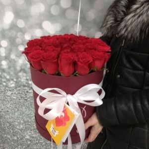 19 Червоних Троянд в Коробці фото 5
