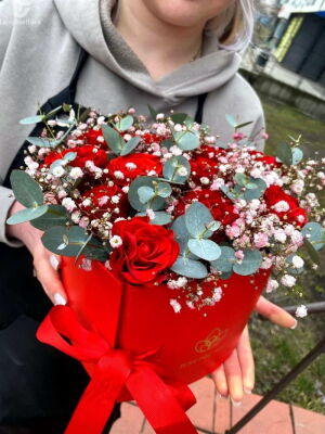 19 Червоних Троянд в Коробці фото доставки Україна 2