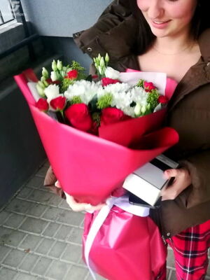 Червоний та Білий букет фото доставки Україна 24