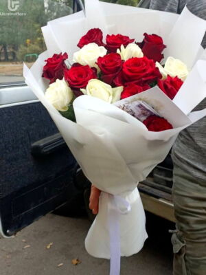 Червоний та Білий букет фото доставки Україна 35