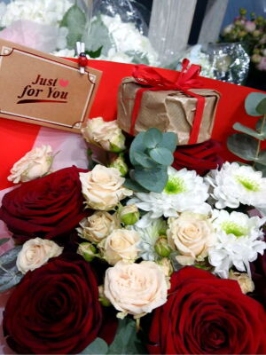 Червоний та Білий букет фото доставки Україна 9