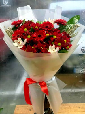 Red Florist Photo Delivery Ukraine 11