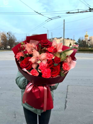 Red Florist Photo Delivery Ukraine 14