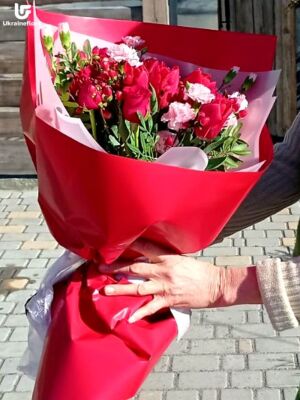 Red Florist Photo Delivery Ukraine 15