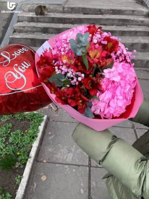 Red Florist Photo Delivery Ukraine 20
