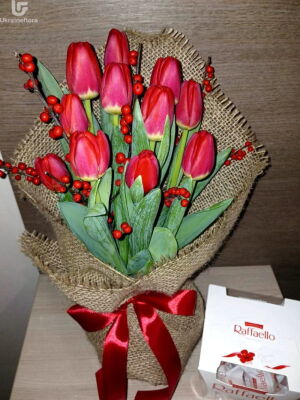 11 Tulips Photo Delivery Ukraine 2